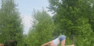 Stiff Neck and Shoulders? This 8-Minute Yoga Stretch Session Will Fix That.