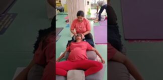 In #yogapeace, pregnant women can experience yoga therapy with a bluster