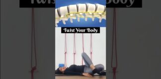 Lower back pain 💯 Relief #yoga #backpain #twist #flexibility #yogainsipiration #slipdisc #painrelief