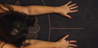 5 Wrist Flexion Stretches to Relieve Achy Wrists