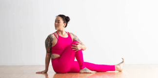 How to Nail This Common Seated Twist in Yoga