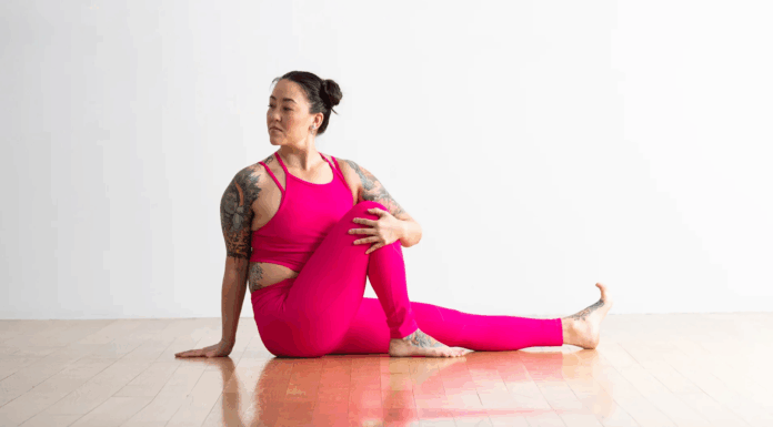 How to Nail This Common Seated Twist in Yoga