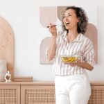 6 Best Foods to Eat During Menopause (And Not Eat)