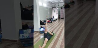 पैरों की स्ट्रेचिंग के लिए योग #dailyyoga #onlineyoga #mobility #healthyjoints #hamstrings