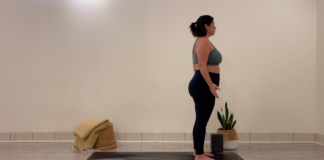 Morning Yoga to Clear Your Mental Clutter