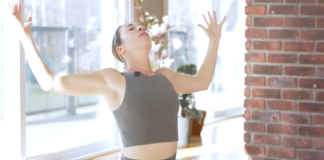 Power Yoga to Energize Your Day (In Just 10 Minutes)