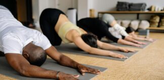 5 Best YouTube Yoga Practices to Stretch Your Arms & Upper Body