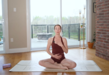 10-Minute Morning Yoga Routine to Stretch Your Body + Set Your Vibe