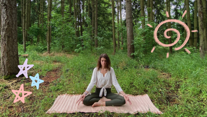 outdoor-yoga_sierra-vandervort-canva-01.png