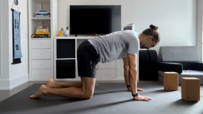 hip-stretches-tabletop.png