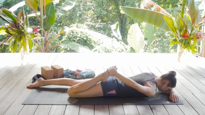 yin-yoga-stretches-quads-1_yoga-with-kassandra.png